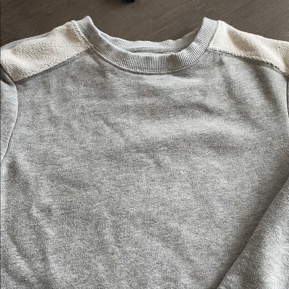 Hudson Gray Top - Picture 2 of 8